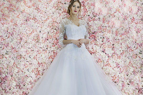 Robe de mariée avec décolleté en dentelle