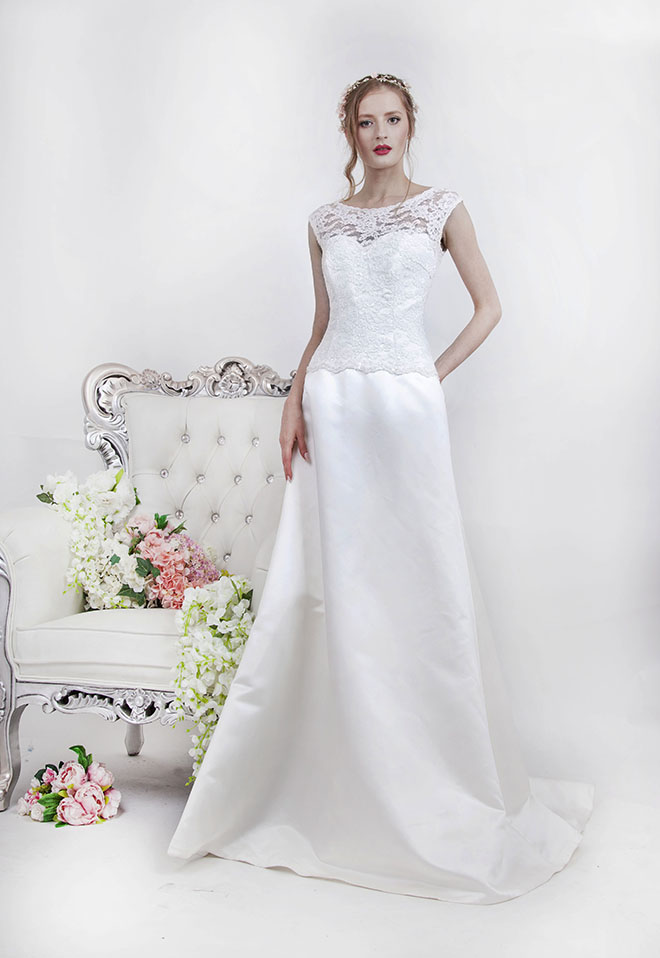 Robe de mariage col bateau et satin Paris