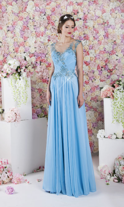 Robe de soirée avec une dentelle bleue argentée