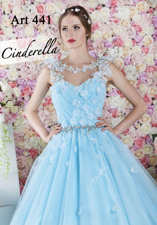 Robe de bal avec un bustier décoré