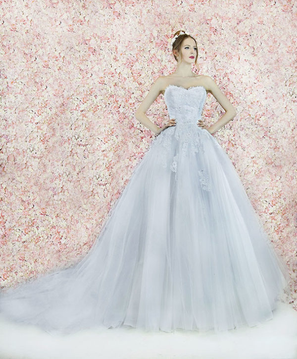 Robe de mariée en tulle et dentelle très luxueuse