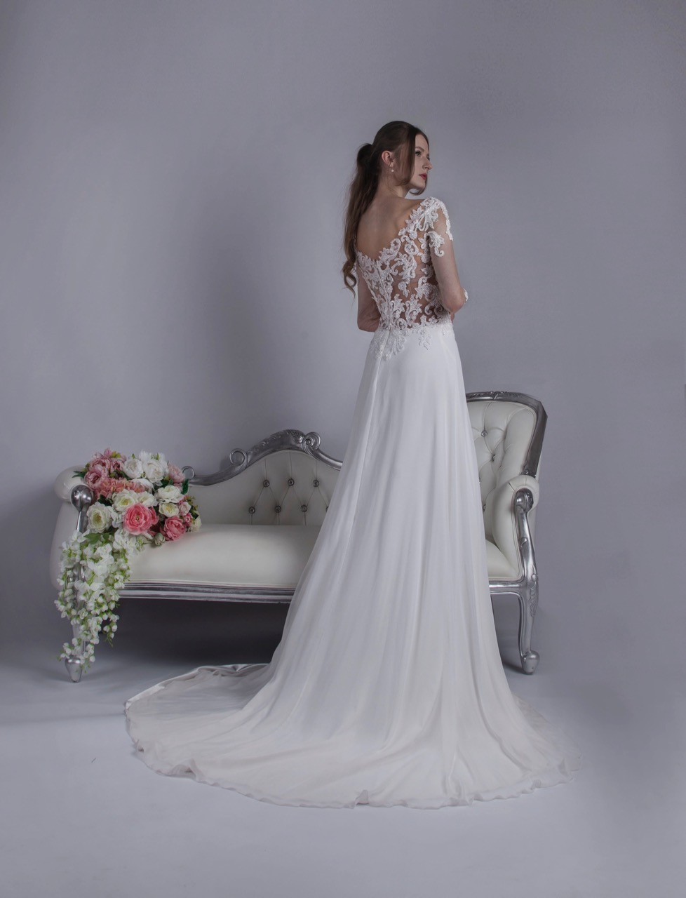 Robe de mariée avec une jupe en mousseline très aérée