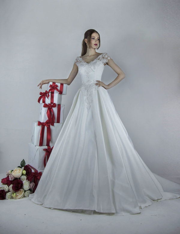 Robe de mariée avec jupe en satin style princesse