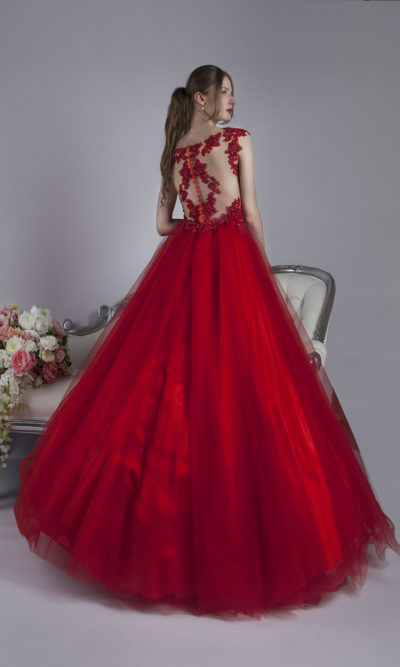 Robe de bal avec un dos à boutons