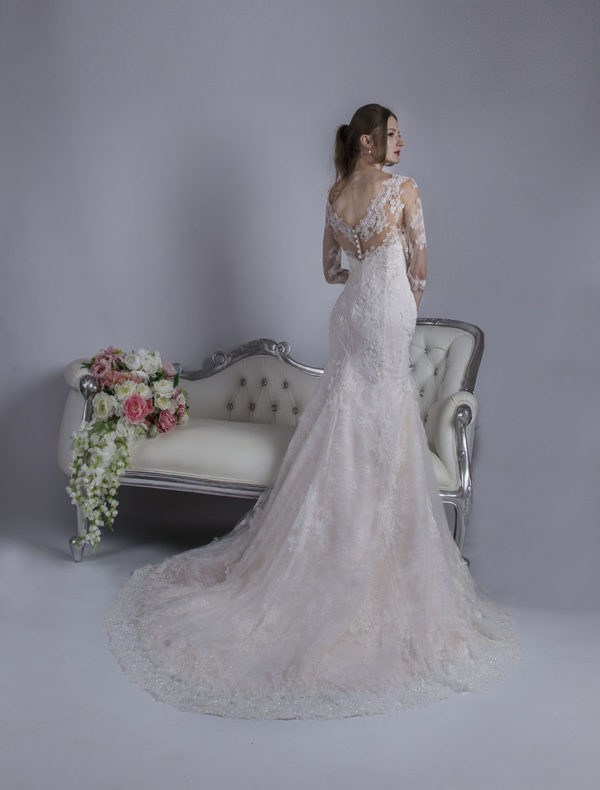 Robe de mariée couleur rose pâle