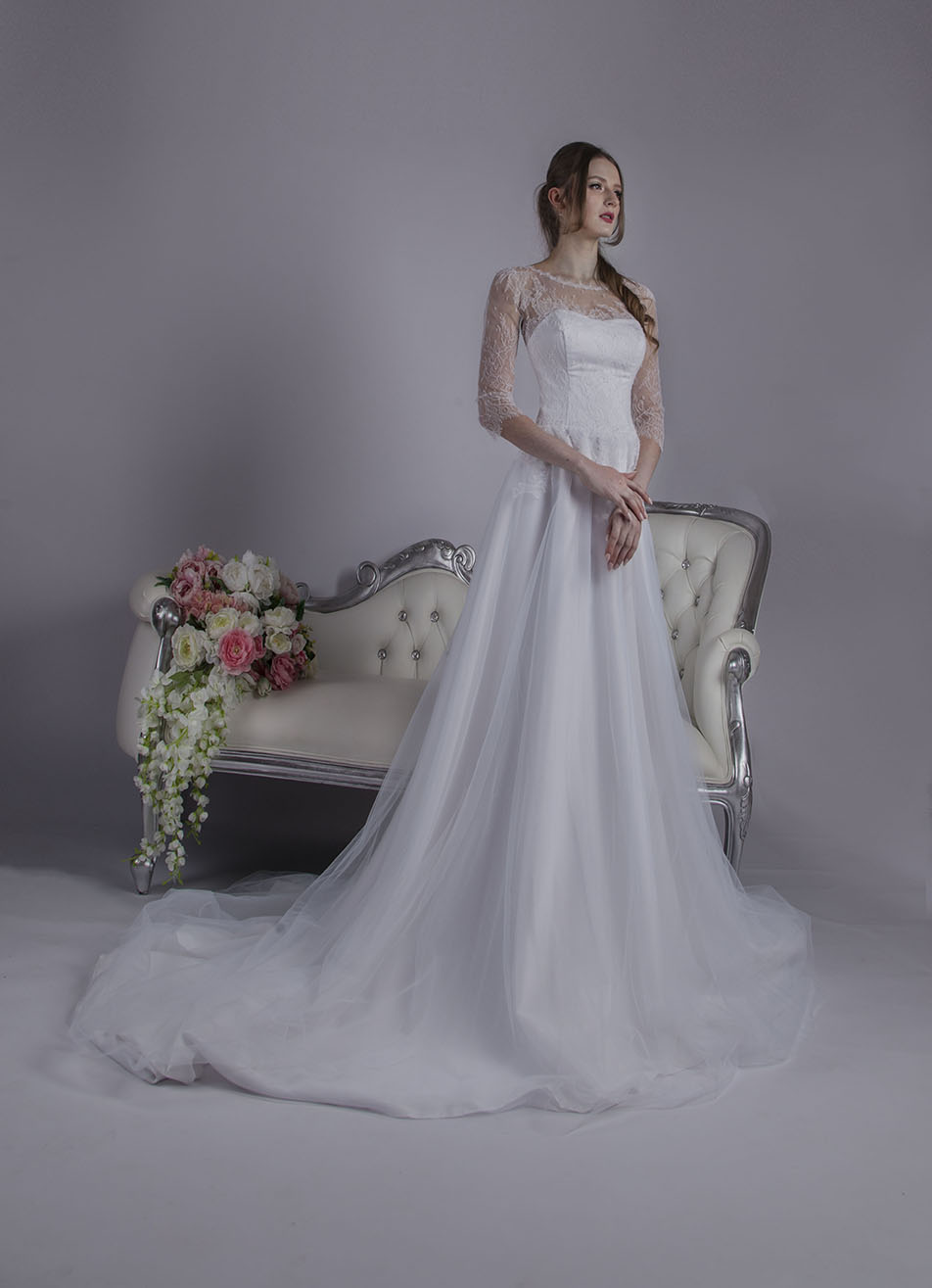 Robe de mariage col bateau en dentelle