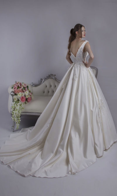 Robe de mariage évasée princesse avec traine