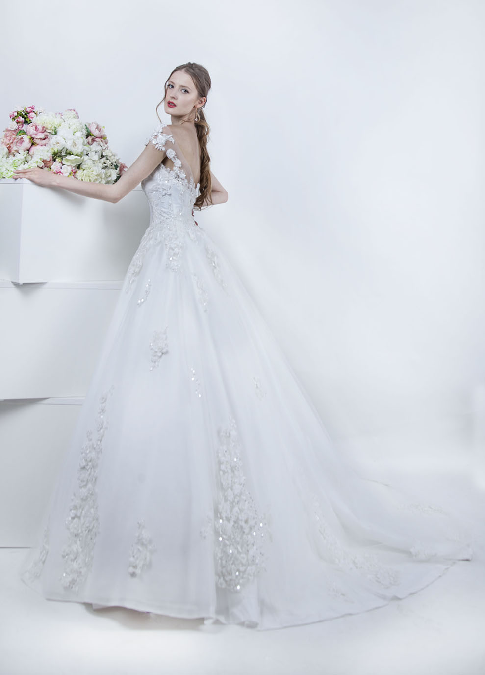 Robe de mariage princesse avec traine Paris