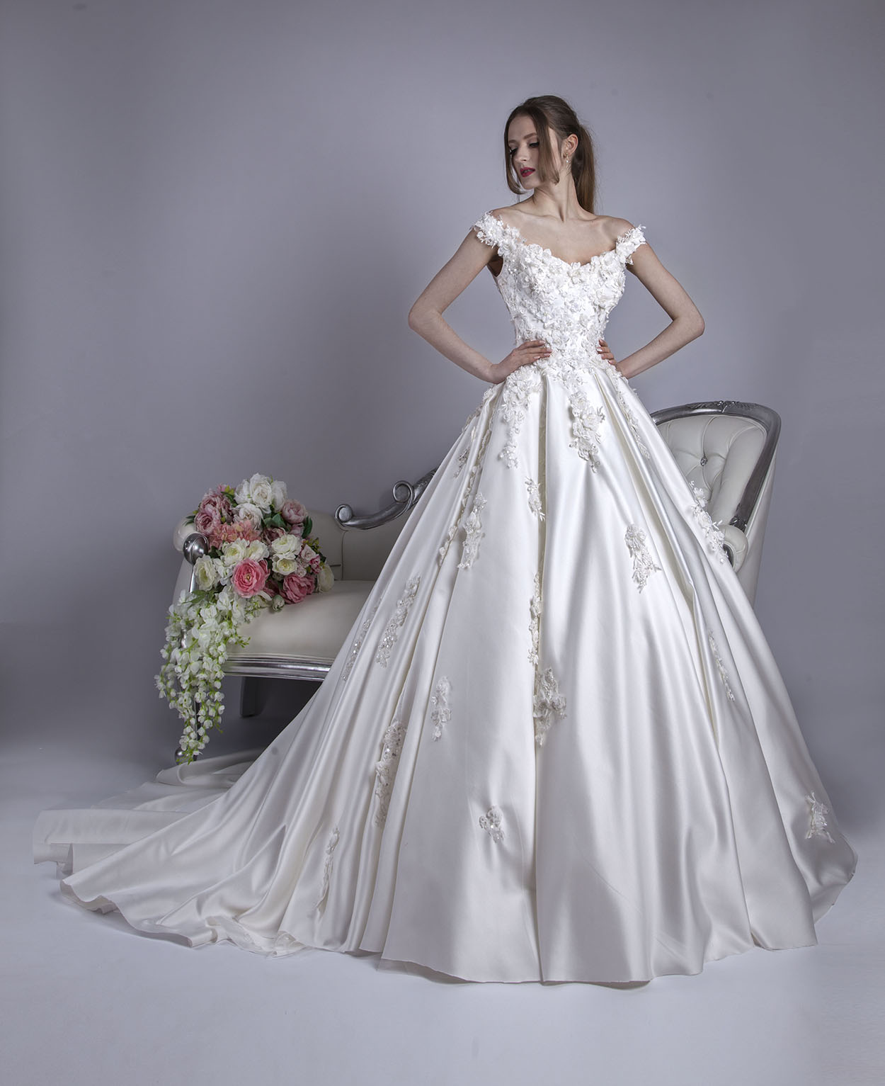 Robe de mariée avec bretelles épaules dénudées