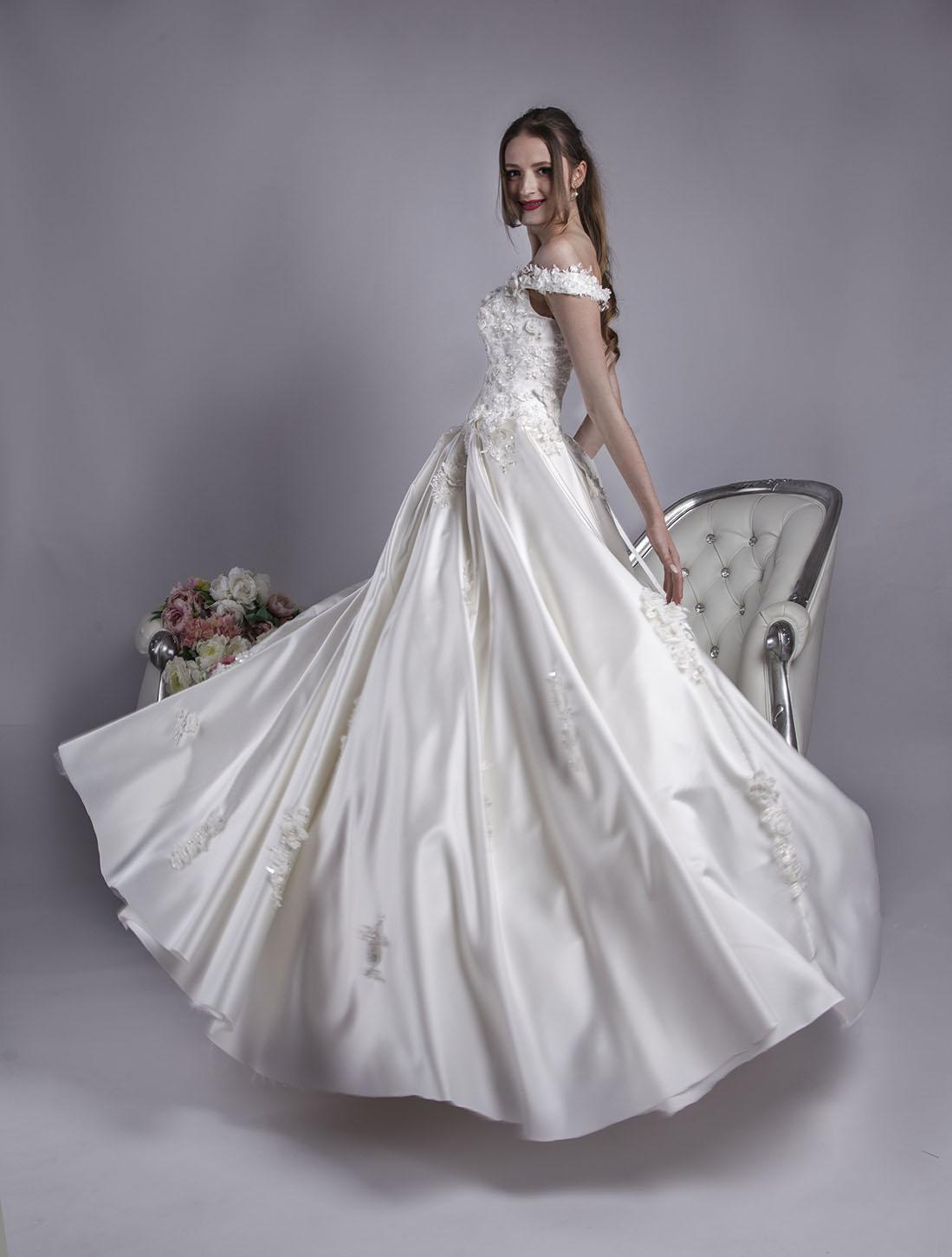 Robe de mariage coupe évasée et volumineuse