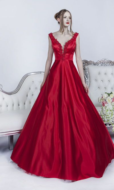 Robe de bal en satin couleur rouge