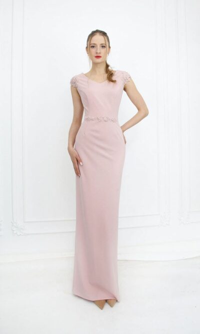 Robe de soirée rose pâle de coupe droite