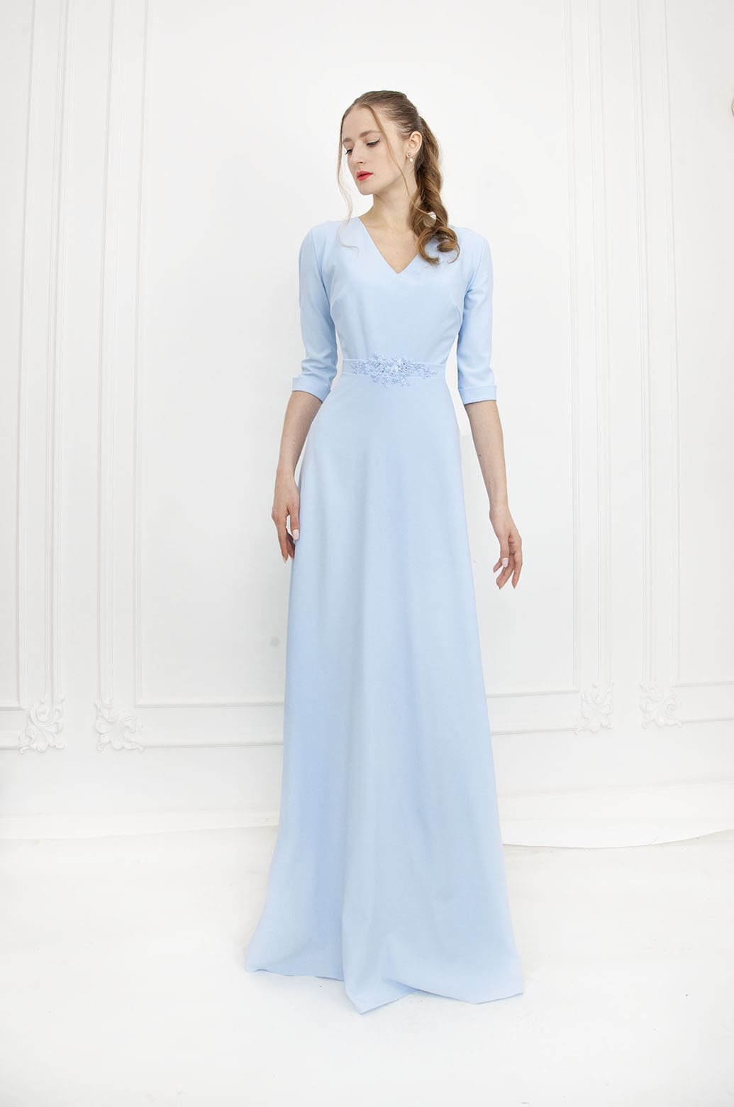 Robe de soirée droite avec manches longues couleur bleu ciel pour mariage