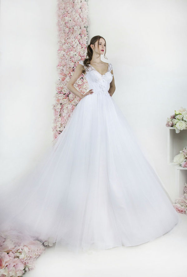 Robe de mariée pour princesse en tulle volumineux et dentelle brillante