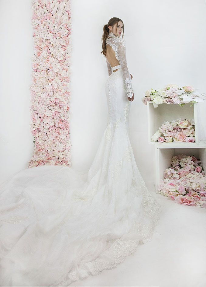 Robe de mariée avec longue traine de 3 mètres