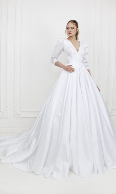 Robe de mariée en satin épais avec manches longues