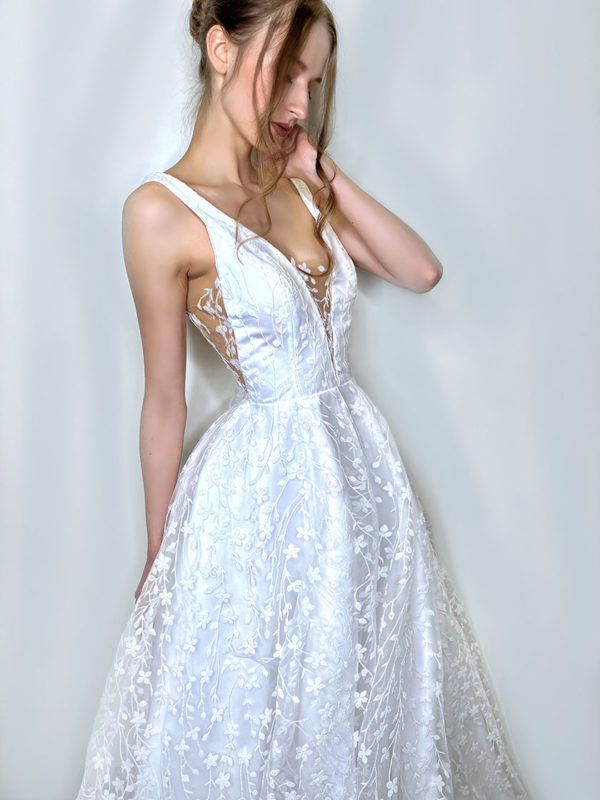 Robe de mariée blanche moderne et tendance