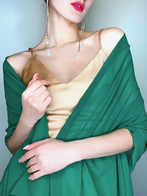 Une étole verte pour votre robe de soirée à Paris