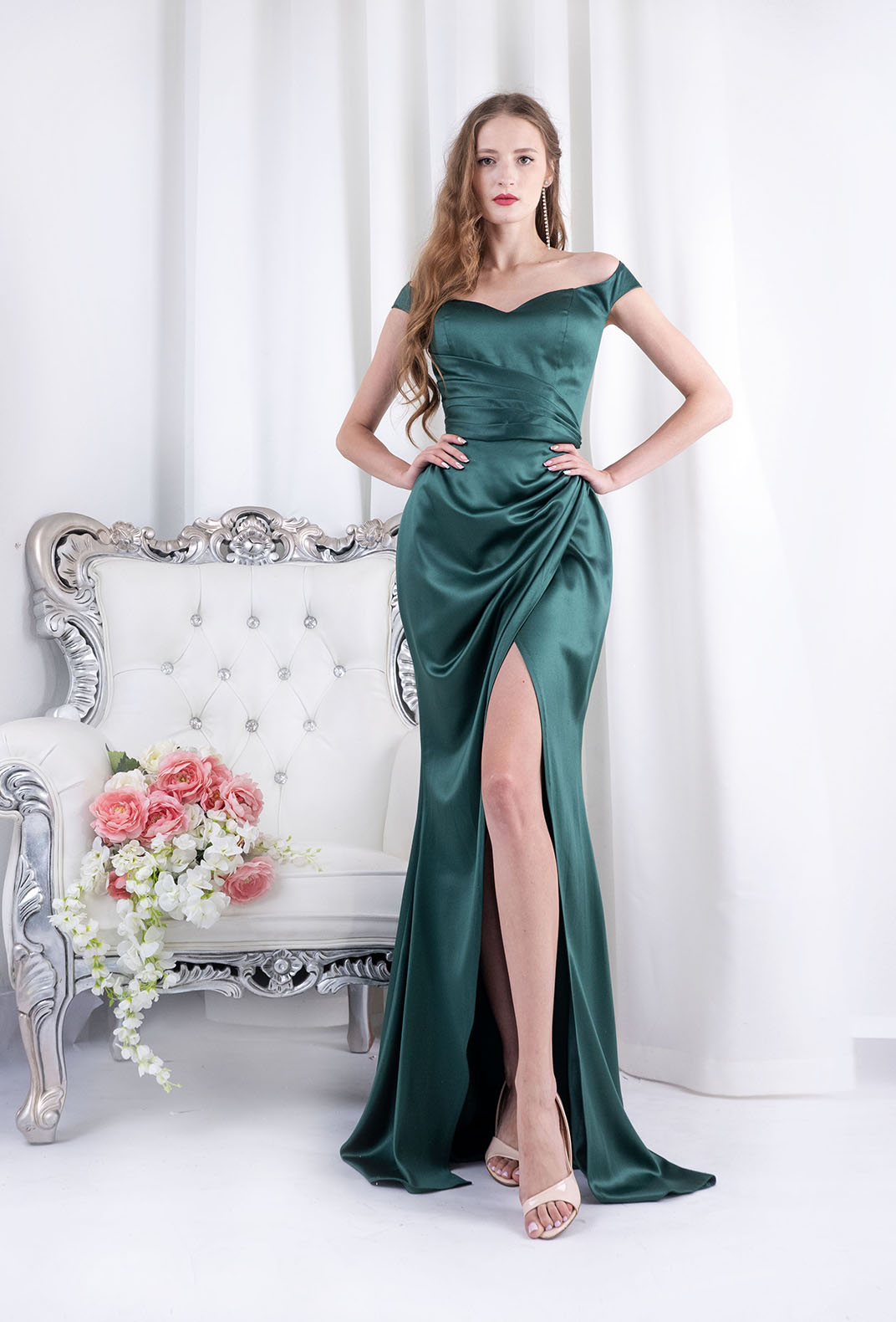 Robe du soir émeraude en dentelle en satin