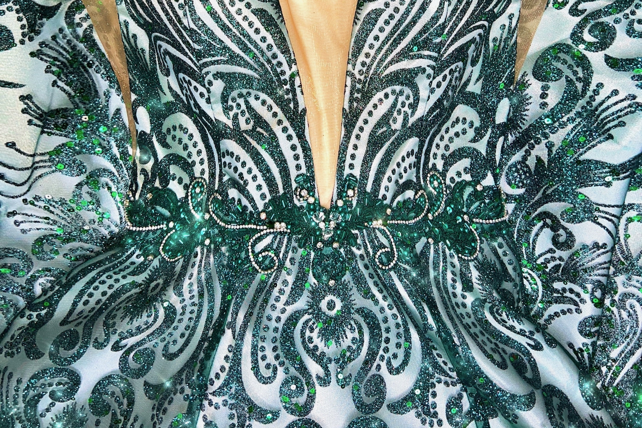 Robe de cérémonie verte avec paillettes